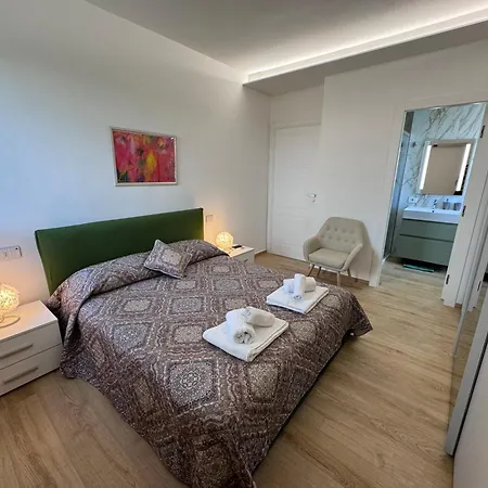 Affittacamere At Hand 4*