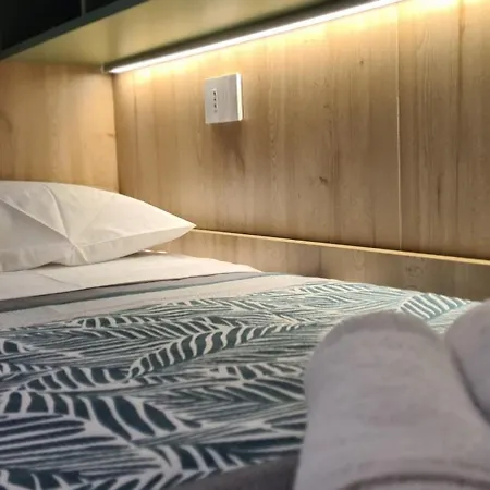 בית הארחה At Hand 4*