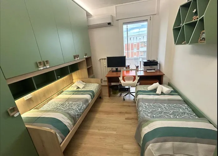 Pensión At Hand - Metro B Direct To Colosseum Free Parking